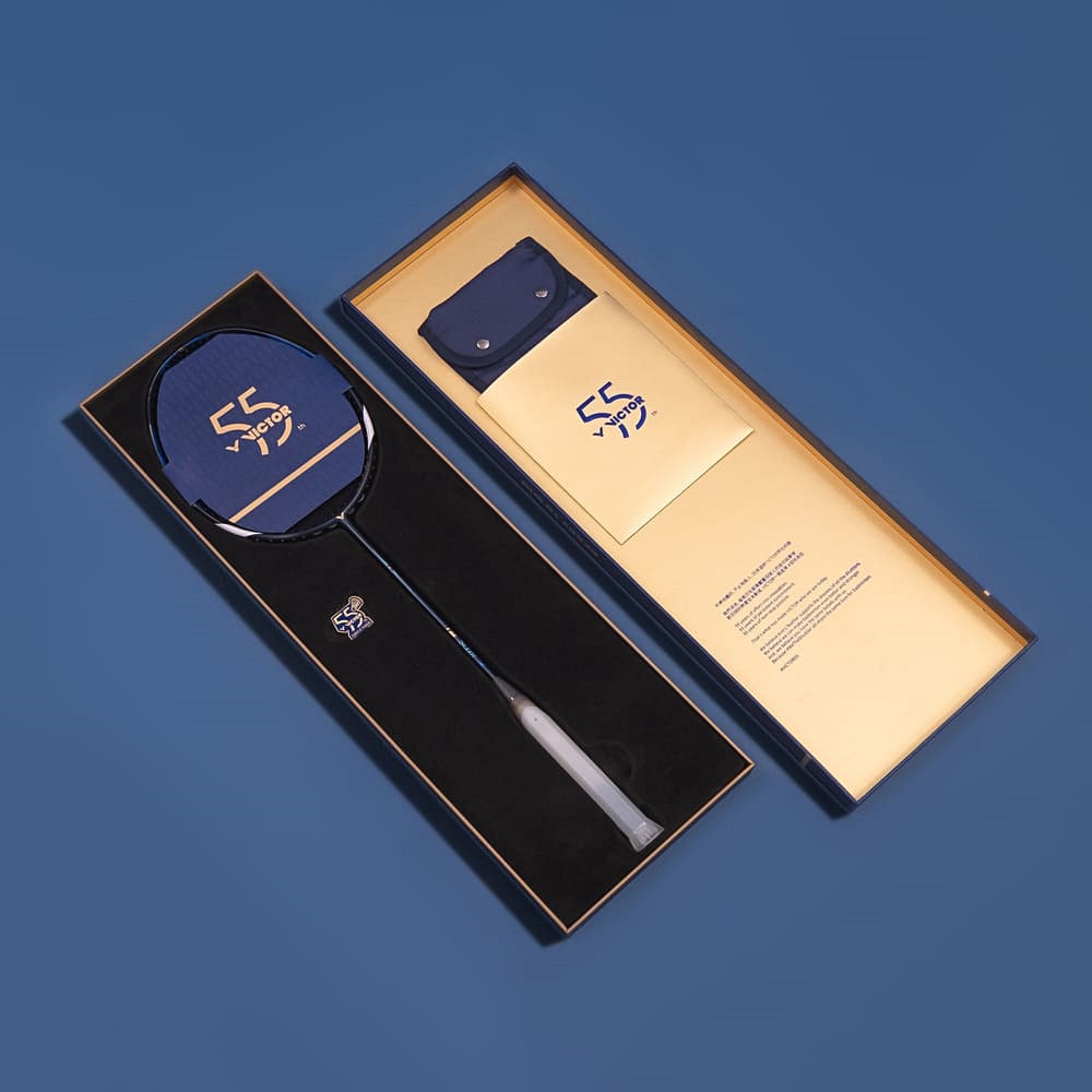 VICTOR รุ่น BRAVE SWORD 12 DLUX GB 55 th Anniversary Limited Gift Box VICTOR รุ่น BRAVE SWORD 12 DLUX GB 55 th Anniversary Limited Gift Box